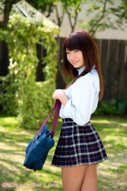 荒山野林扒衣襟吸奶头视频